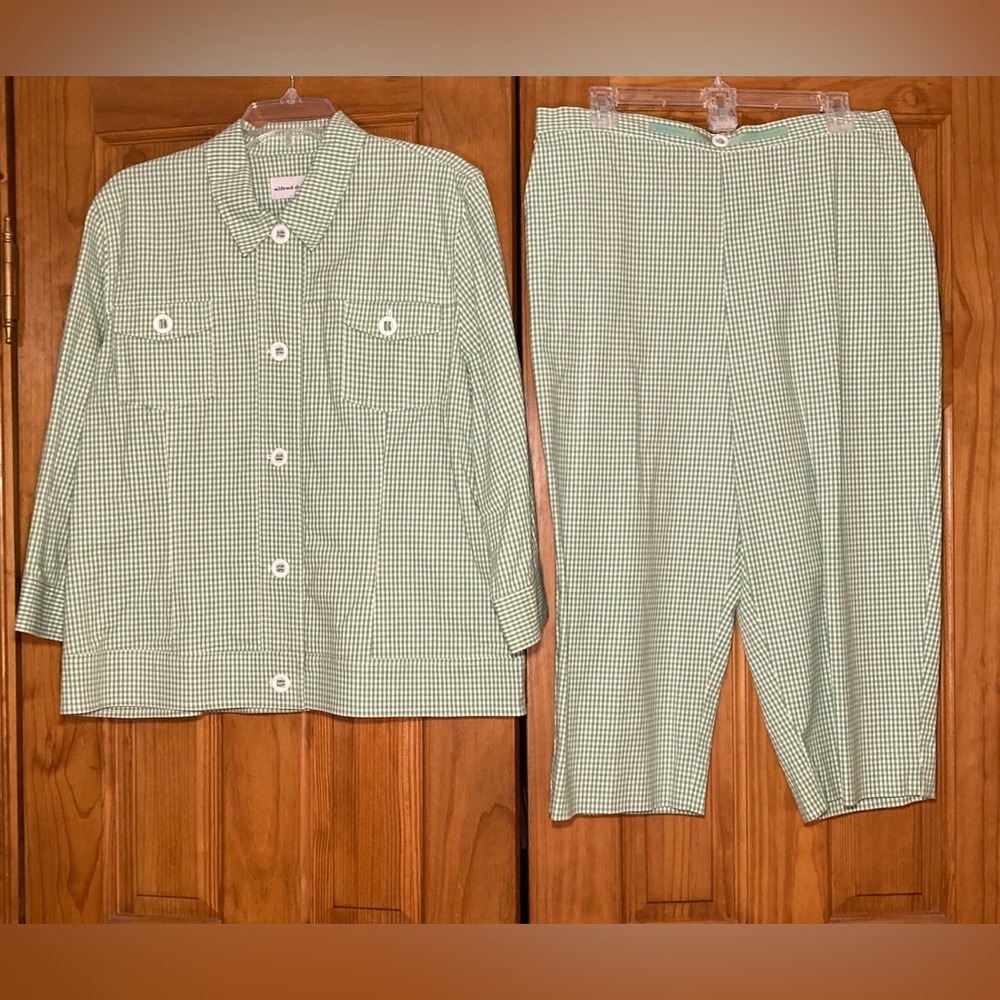 NWOT Alfred Dunner Vintage 90s Long Sleeve Blouse and Capri Set Green Size 14